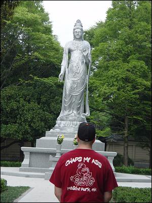 shinto_spirit_in_tokyo.jpg
